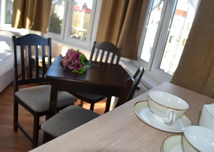 Hostel Dom Turysty Pttk W Miedzyzdrojach *