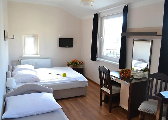 Dom Turysty Pttk W Miedzyzdrojach Hostel Międzyzdroje