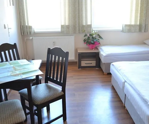 Dom Turysty Pttk W Miedzyzdrojach Hostel Międzyzdroje